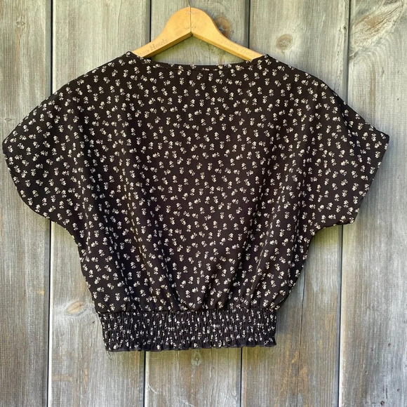 7DAYWKND Black Ditsy Floral Y2K Kawaii Twee Cottagecore Crop Top Women's Small - Picture 3 of 7
